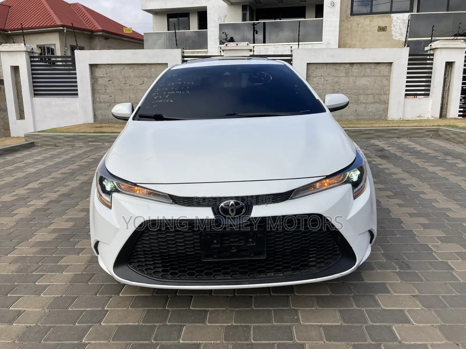Toyota Corolla SE 2021 White