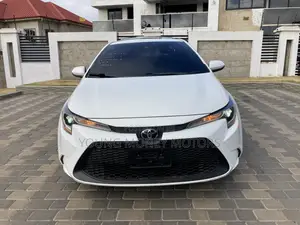 Toyota Corolla SE 2021 White