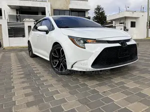 Toyota Corolla SE 2021 White
