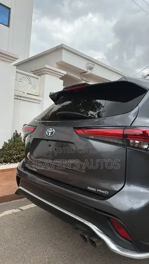 Toyota Highlander 2022 Gray