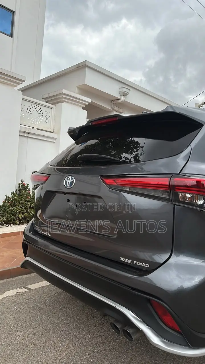 Toyota Highlander 2022 Gray