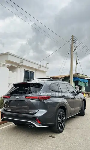 Toyota Highlander 2022 Gray