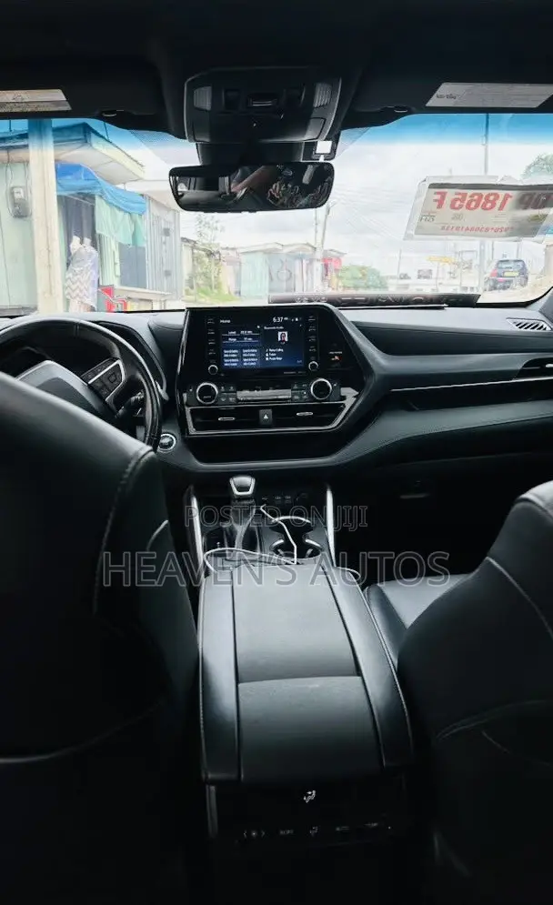 Toyota Highlander 2022 Gray