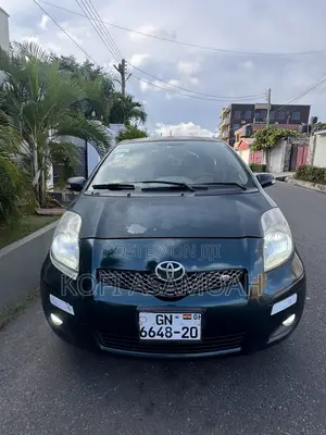 Toyota Vitz 1.3 AWD 3dr 2010 Green