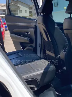 Hyundai Tucson 2022 White
