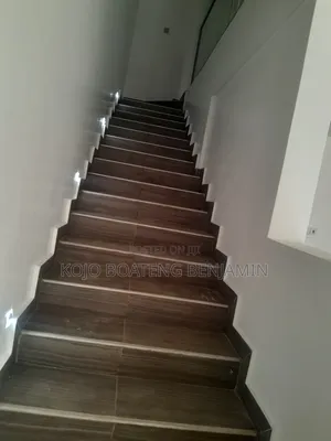 3bdrm Duplex in Oyarifa Mall Area for rent