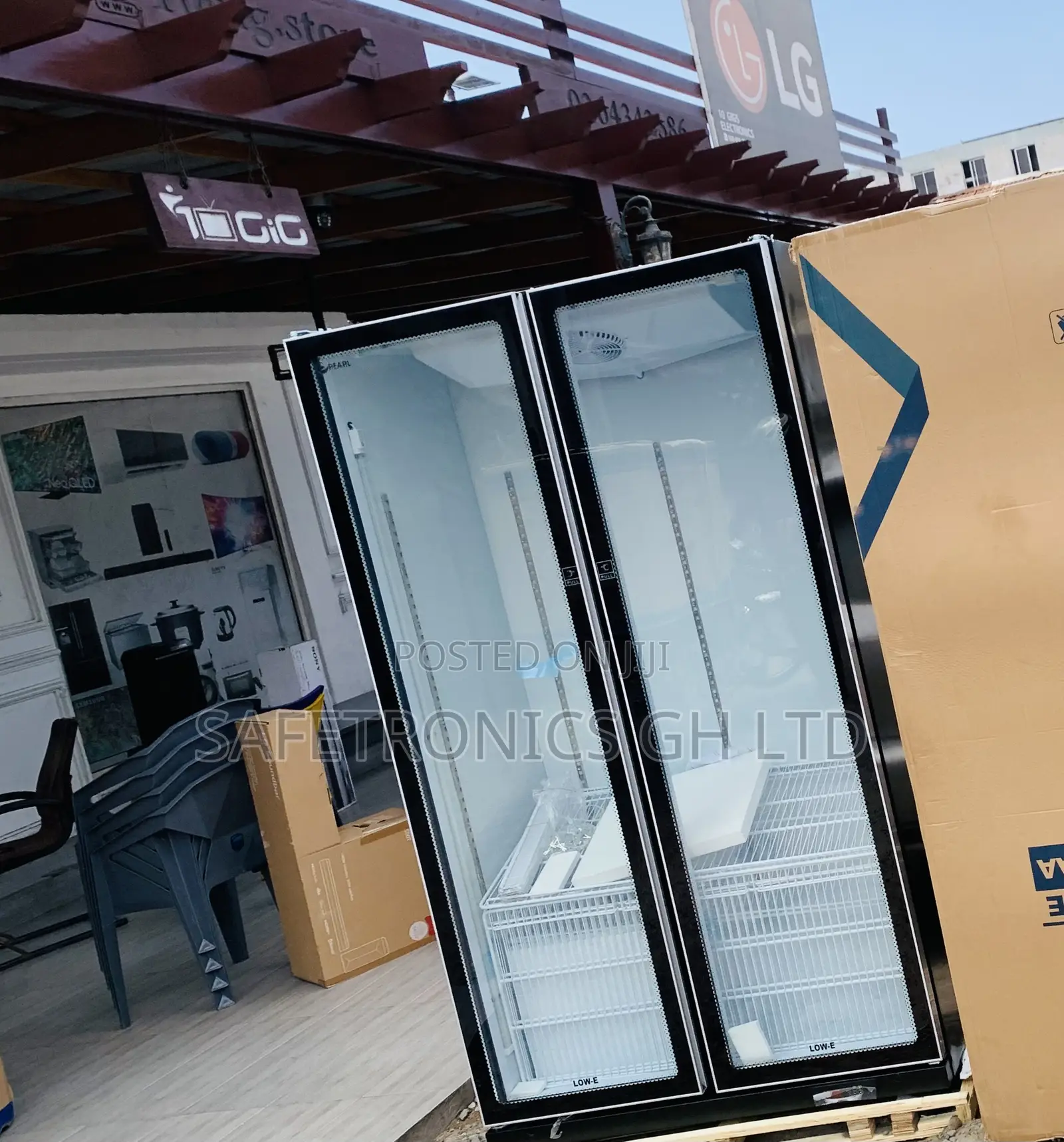 Chill Perfect Display (2 Doors Black) Pearl 690L Fridge