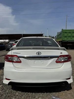 Toyota Corolla S 4dr Sedan (1.8L 4cyl 4A) 2013 White