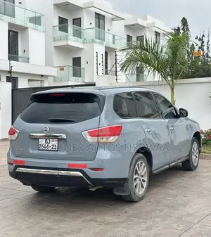 Nissan Pathfinder S 4x4 2013 Gray