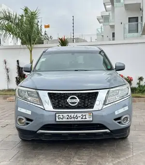 Nissan Pathfinder S 4x4 2013 Gray