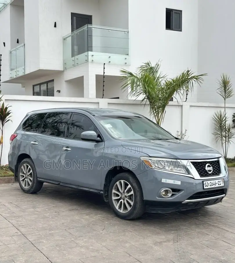 Nissan Pathfinder S 4x4 2013 Gray