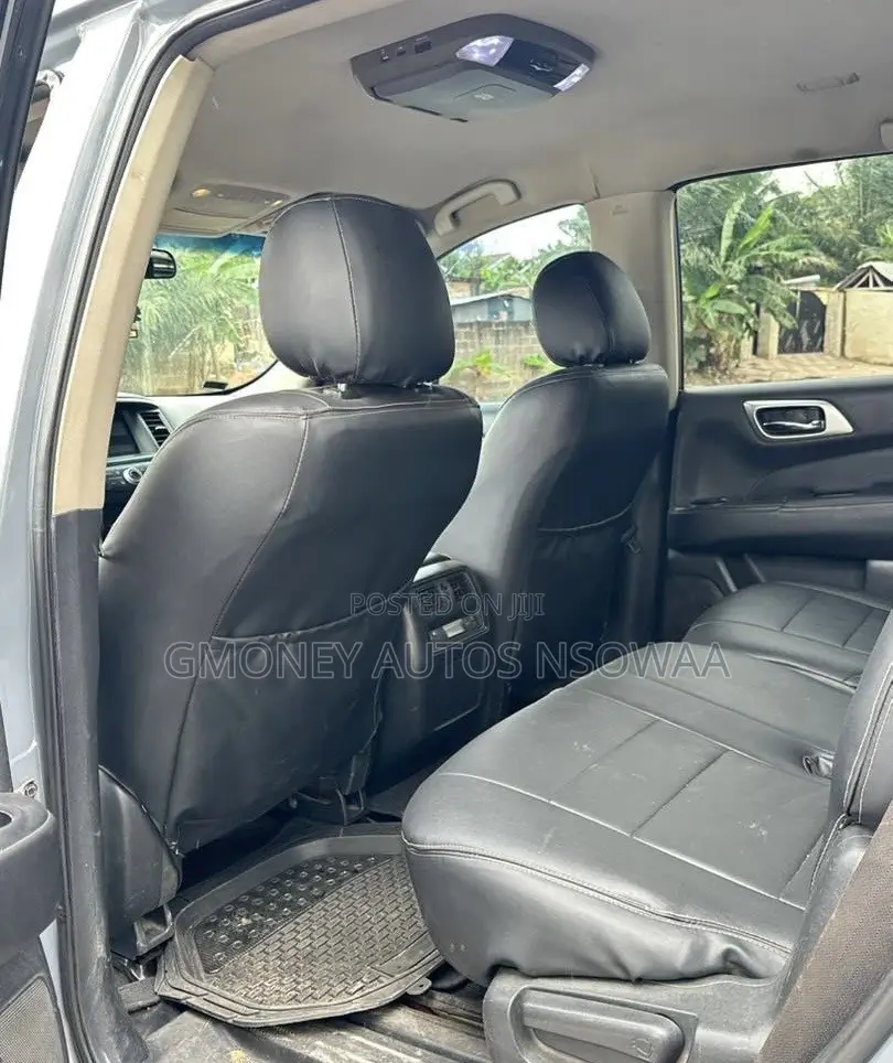 Nissan Pathfinder S 4x4 2013 Gray