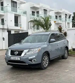 Nissan Pathfinder S 4x4 2013 Gray