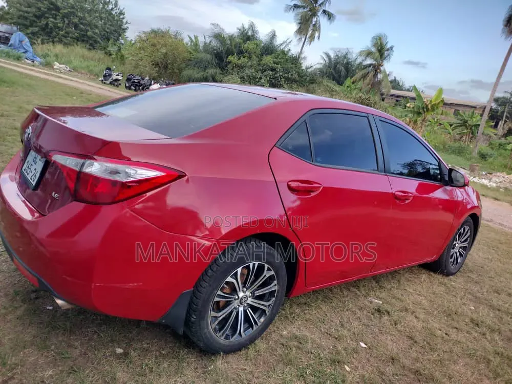 Toyota Corolla 2016 Red