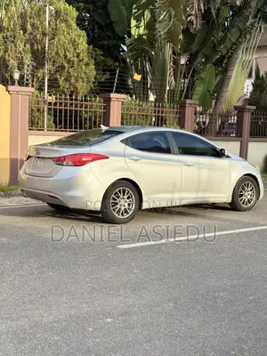 Hyundai Elantra Limited Sedan FWD (1.8L 4cyl 6A) 2013 Silver