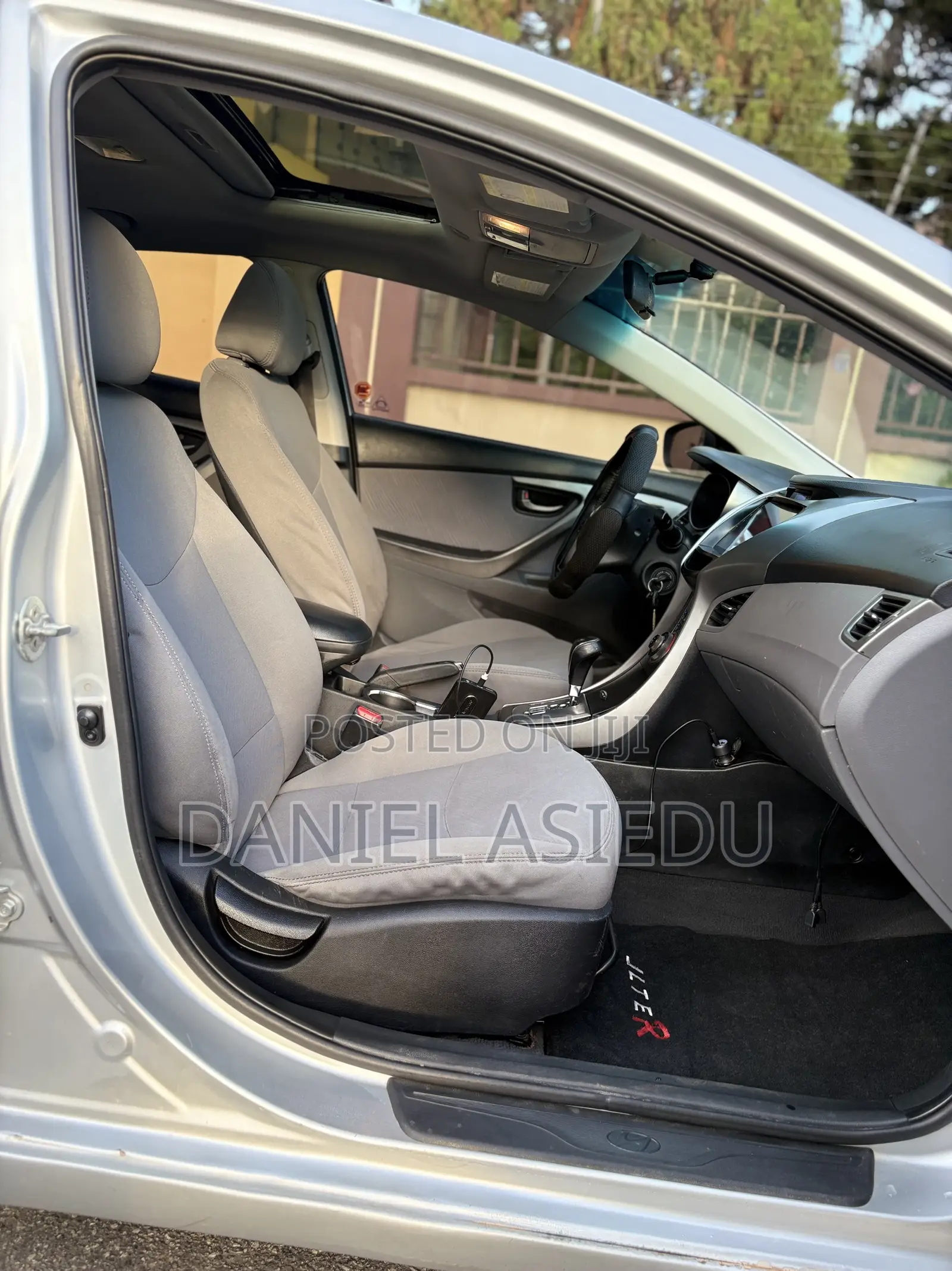 Hyundai Elantra Limited Sedan FWD (1.8L 4cyl 6A) 2013 Silver