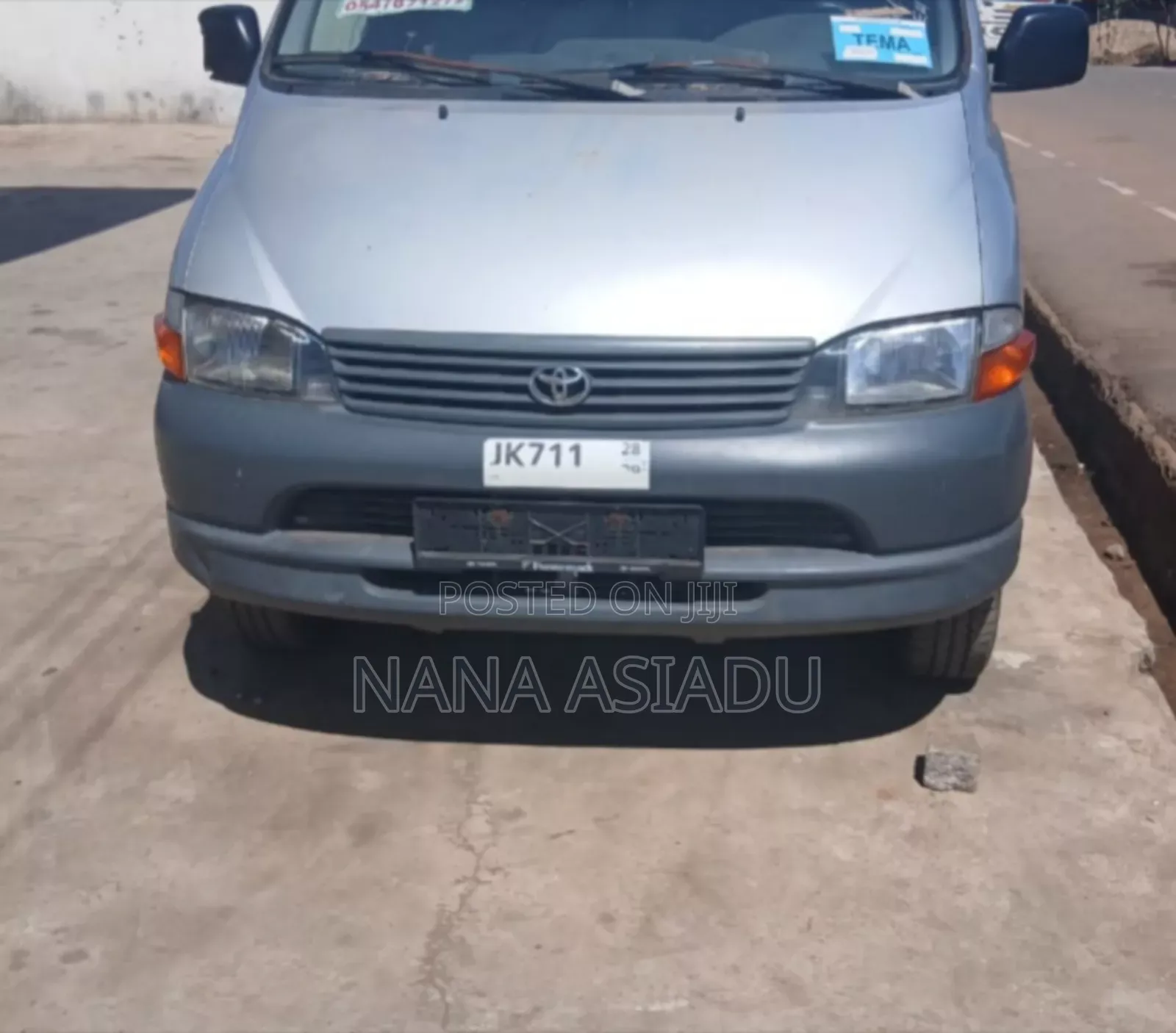 Toyota HiAce 2012 Silver