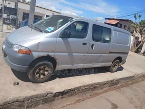 Toyota HiAce 2012 Silver