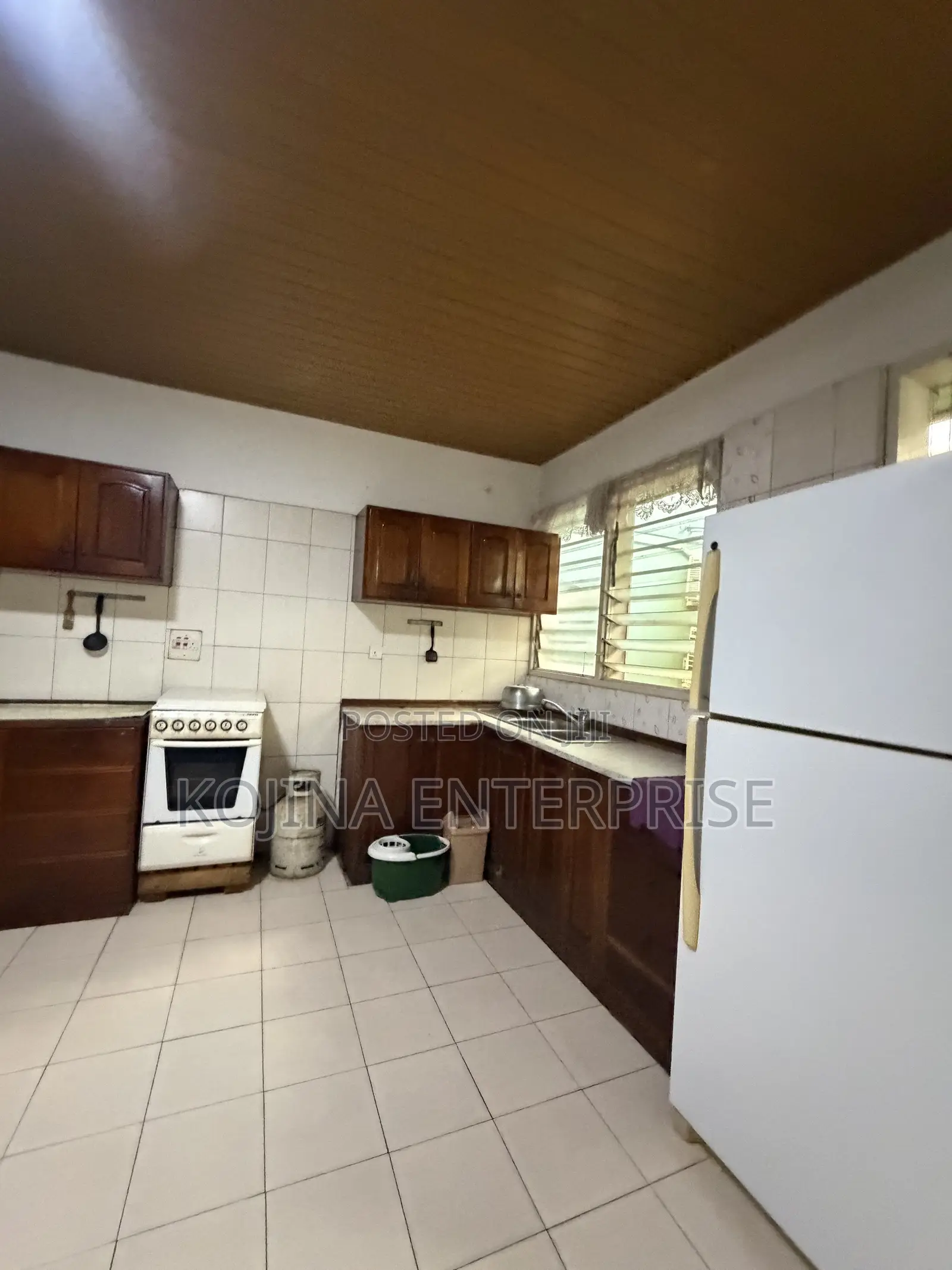 Furnished 8bdrm House in Tuc Residential, Kumasi Metropolitan for rent