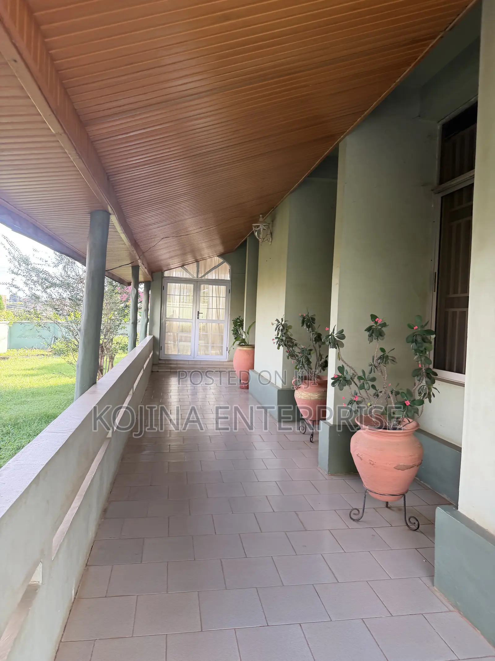 Furnished 8bdrm House in Tuc Residential, Kumasi Metropolitan for rent