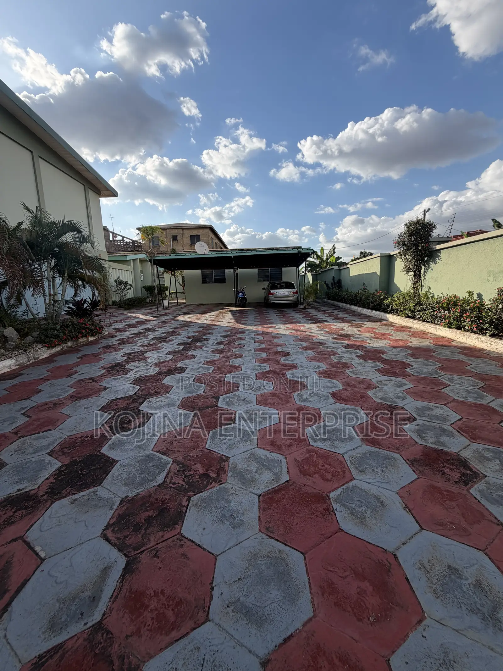 Furnished 8bdrm House in Tuc Residential, Kumasi Metropolitan for rent