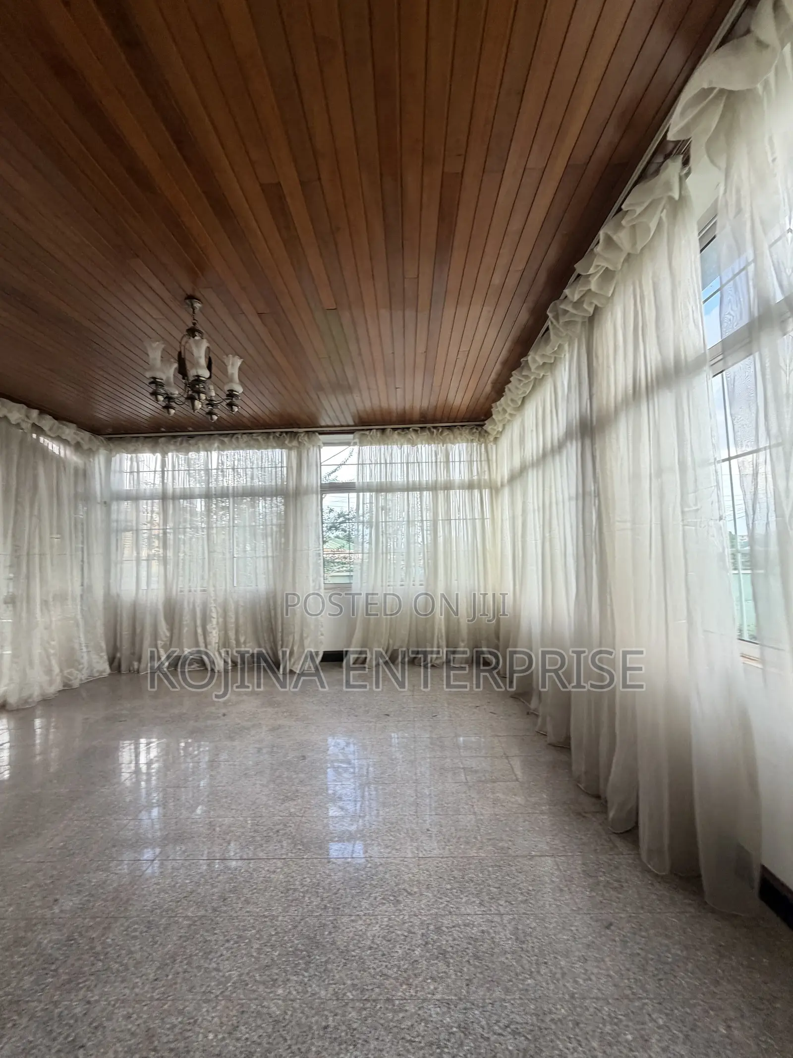 Furnished 8bdrm House in Tuc Residential, Kumasi Metropolitan for rent