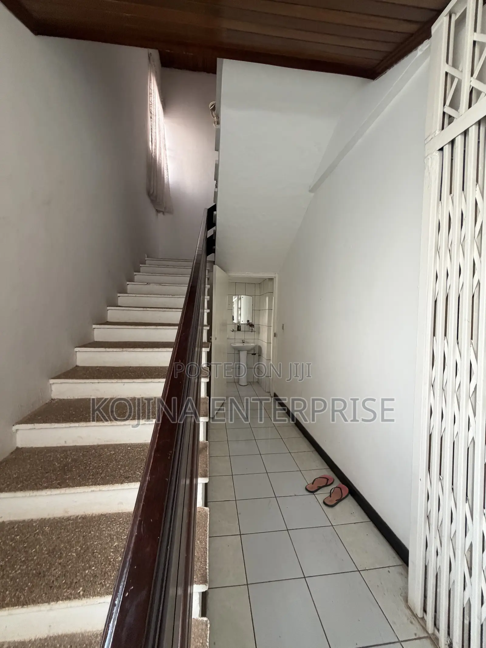 Furnished 8bdrm House in Tuc Residential, Kumasi Metropolitan for rent