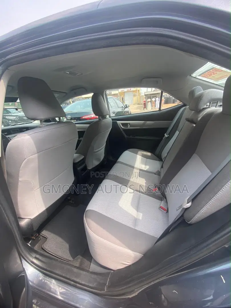 Toyota Corolla LE (1.8L 4cyl 2A) 2019 Gray