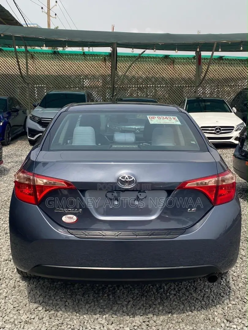 Toyota Corolla LE (1.8L 4cyl 2A) 2019 Gray