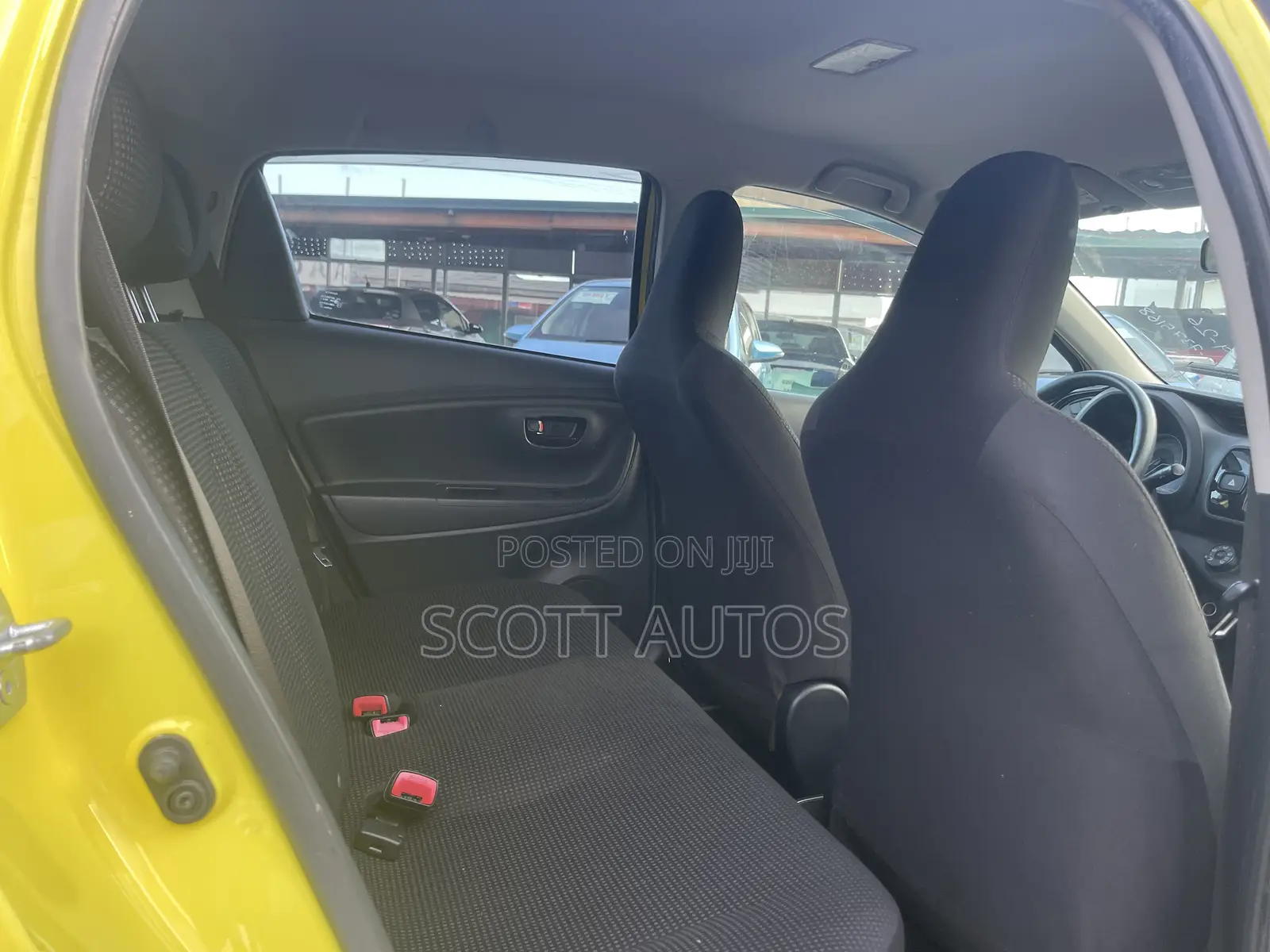 Toyota Vitz 1.3 AWD 3dr 2015 Yellow