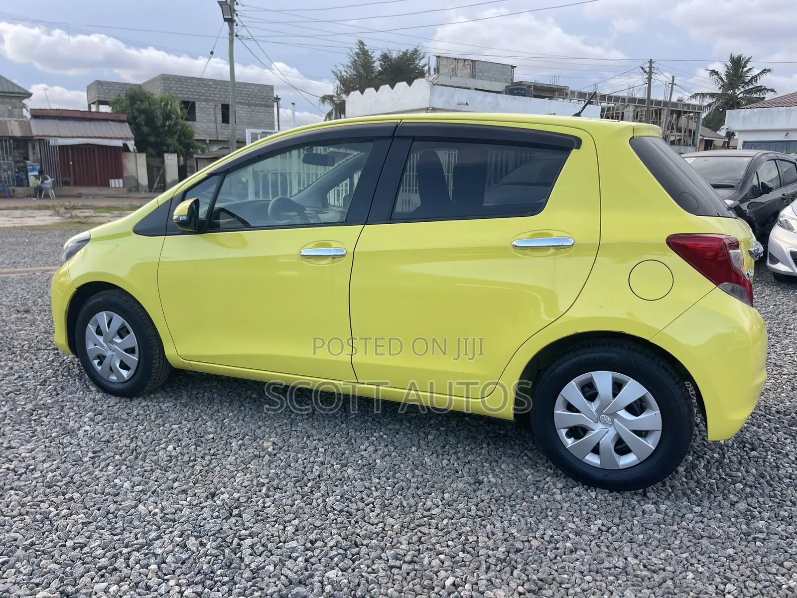 Toyota Vitz 1.3 AWD 3dr 2015 Yellow
