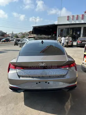 Hyundai Elantra SE 2023
