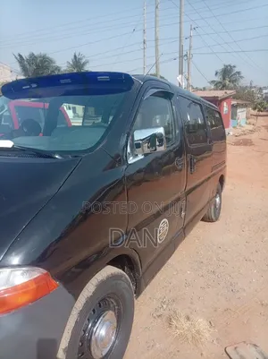 Toyota HiAce 2012 Black