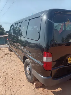 Toyota HiAce 2012 Black
