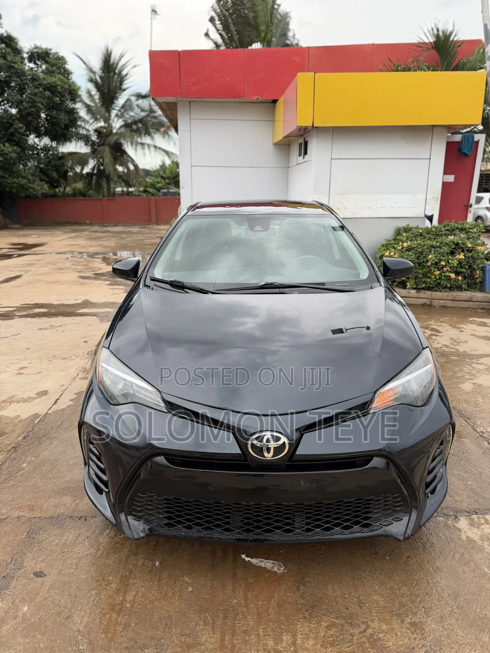 Toyota Corolla LE (1.8L 4cyl 2A) 2018 Blue