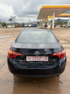 Toyota Corolla LE (1.8L 4cyl 2A) 2018 Blue