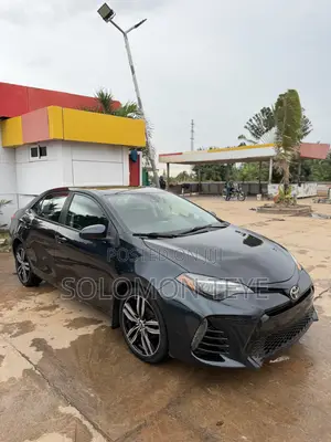 Toyota Corolla LE (1.8L 4cyl 2A) 2018 Blue