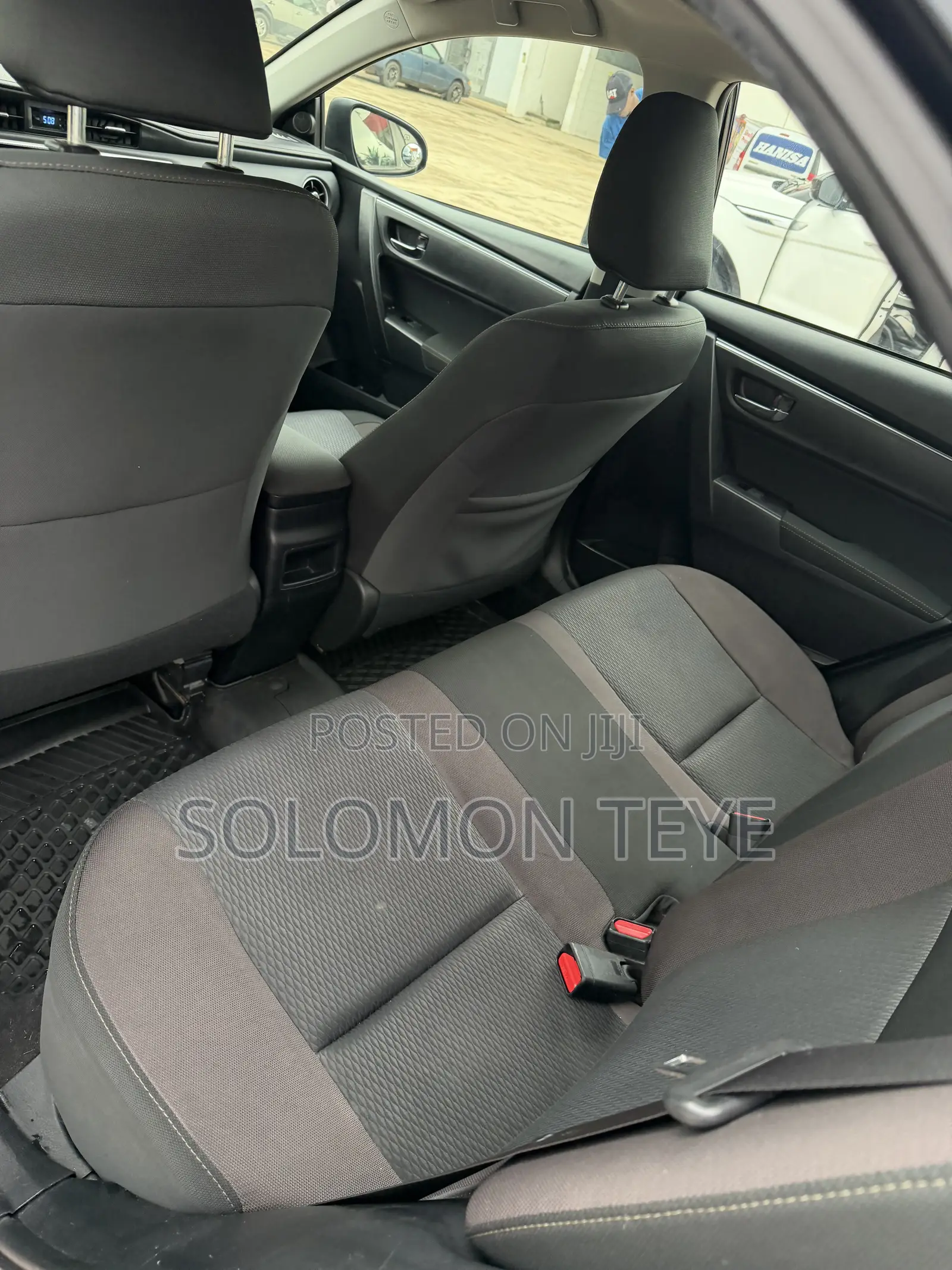 Toyota Corolla LE (1.8L 4cyl 2A) 2018 Blue