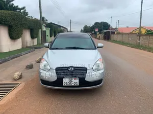 Hyundai Accent SE 2010 Silver