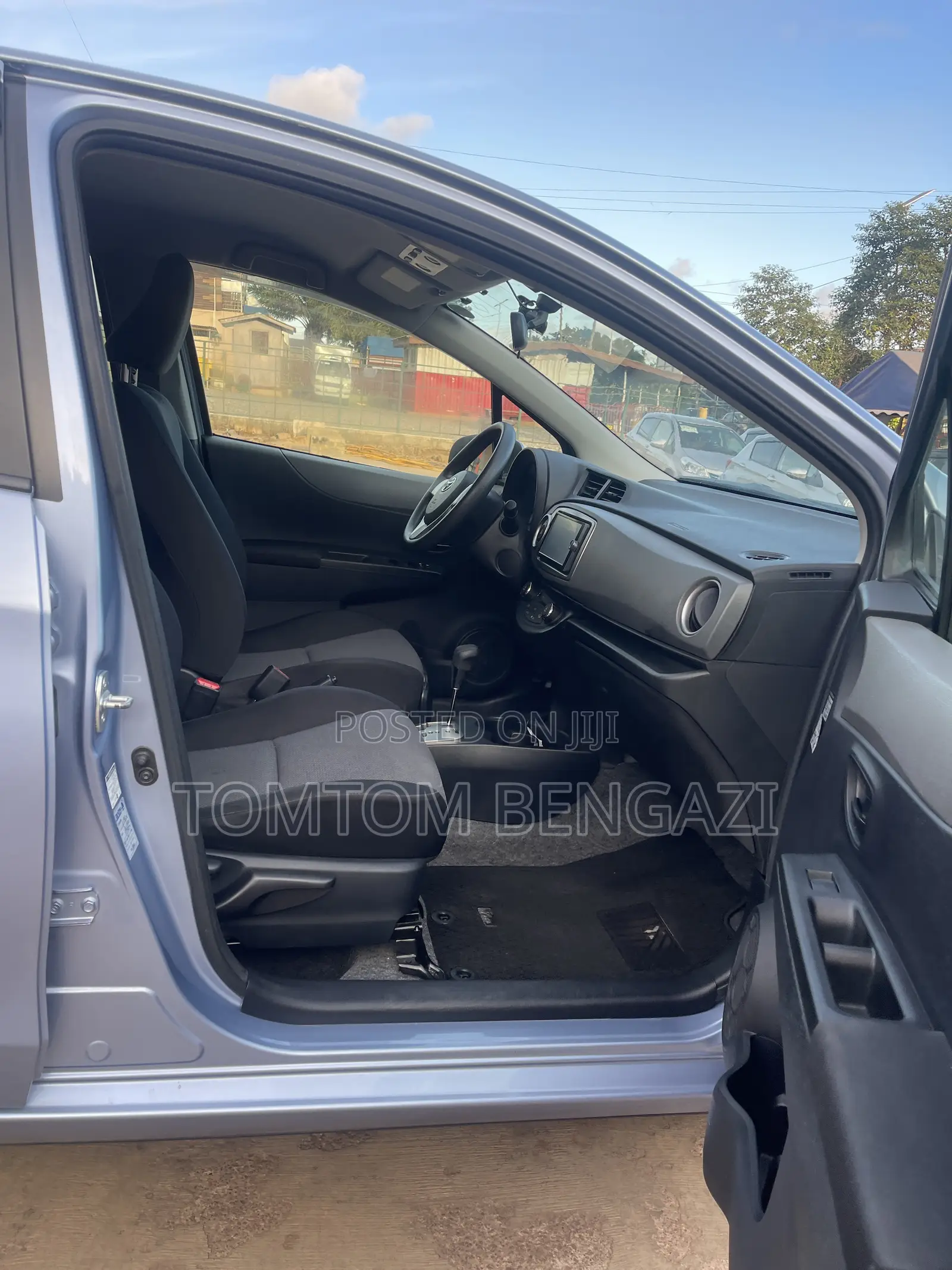 Toyota Vitz 1.3 FWD 5dr 2013 Blue