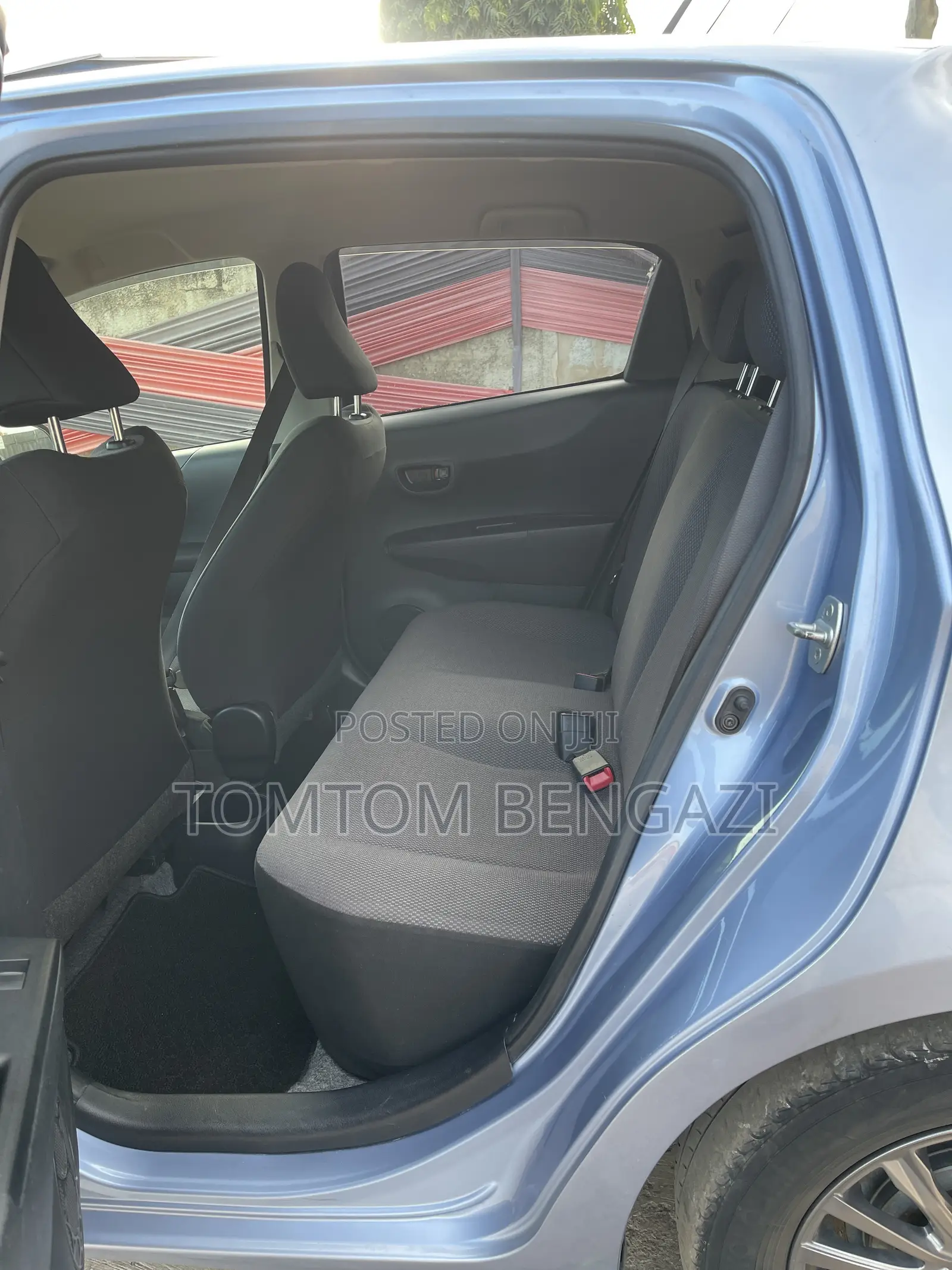 Toyota Vitz 1.3 FWD 5dr 2013 Blue