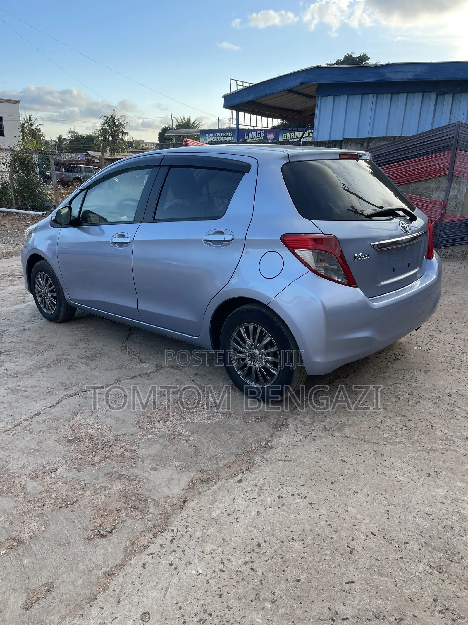 Toyota Vitz 1.3 FWD 5dr 2013 Blue