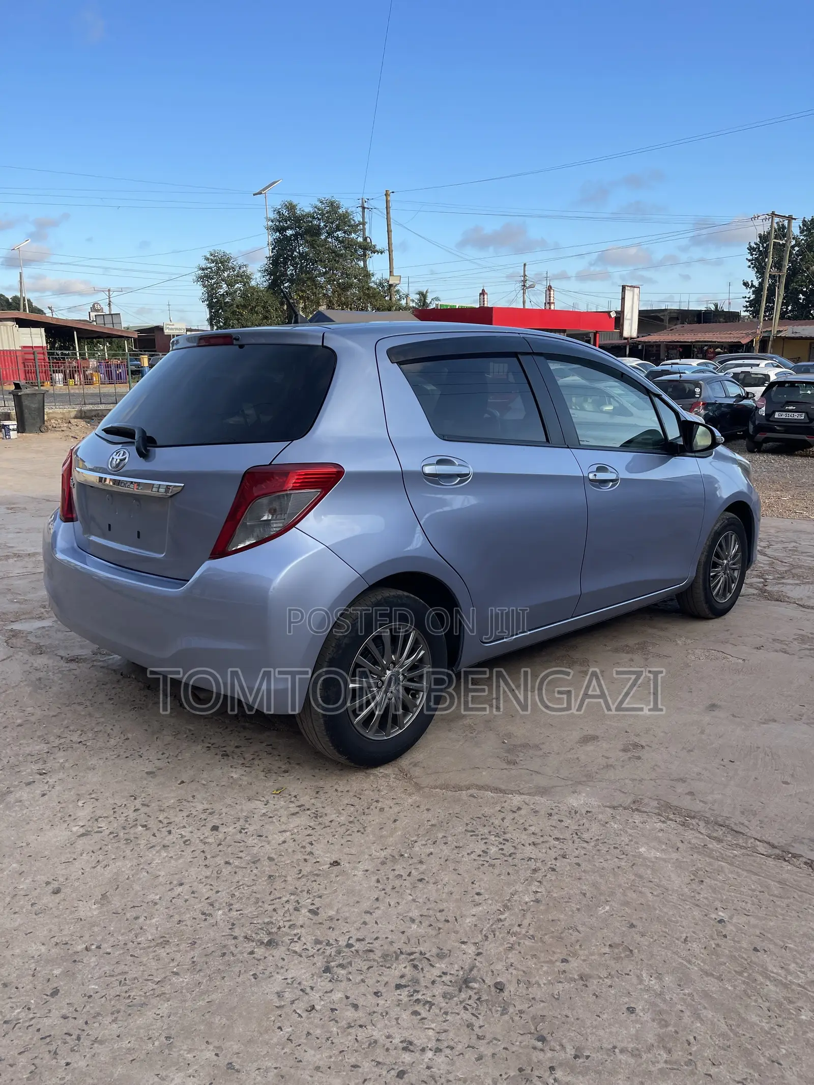 Toyota Vitz 1.3 FWD 5dr 2013 Blue