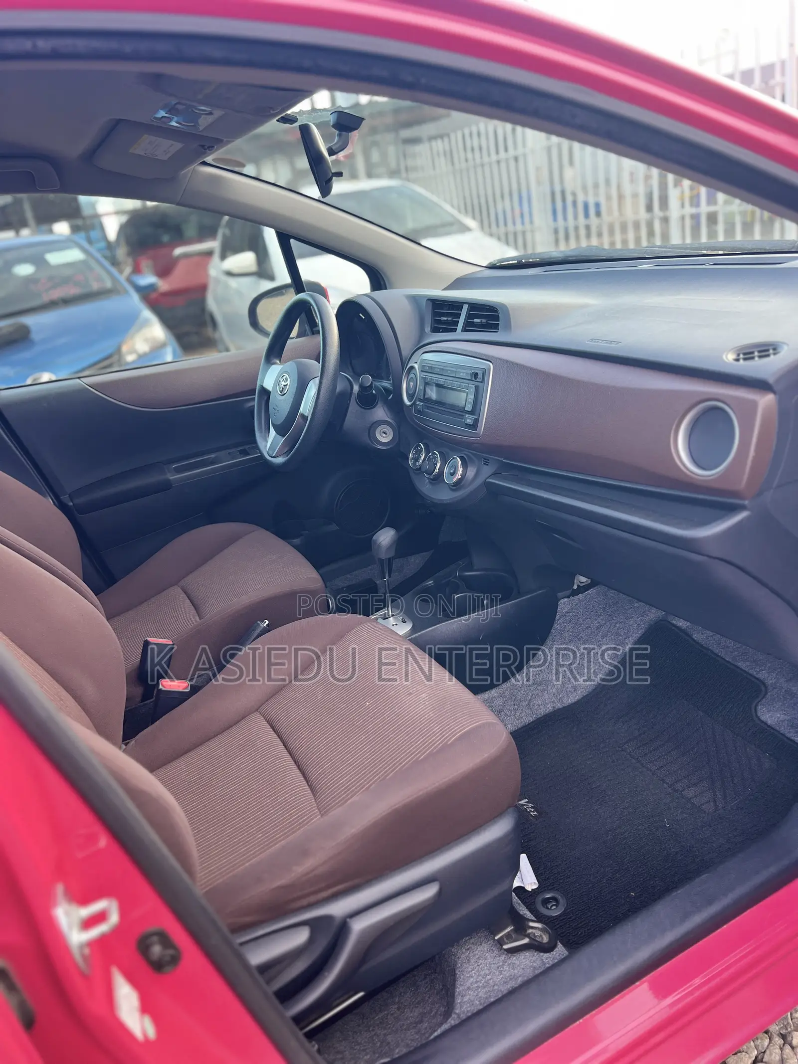 Toyota Vitz 1.3 AWD 3dr 2013 Pink