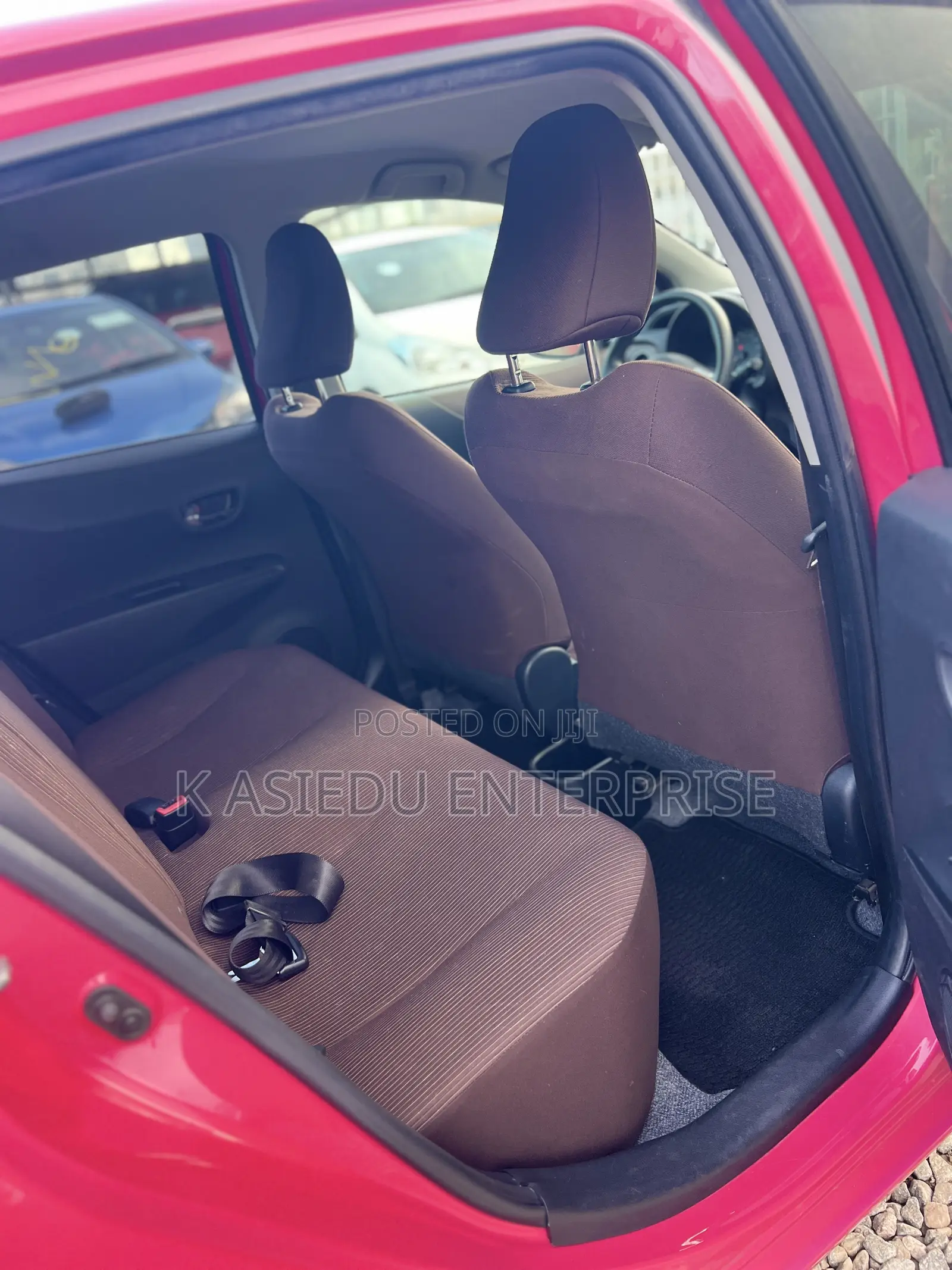Toyota Vitz 1.3 AWD 3dr 2013 Pink