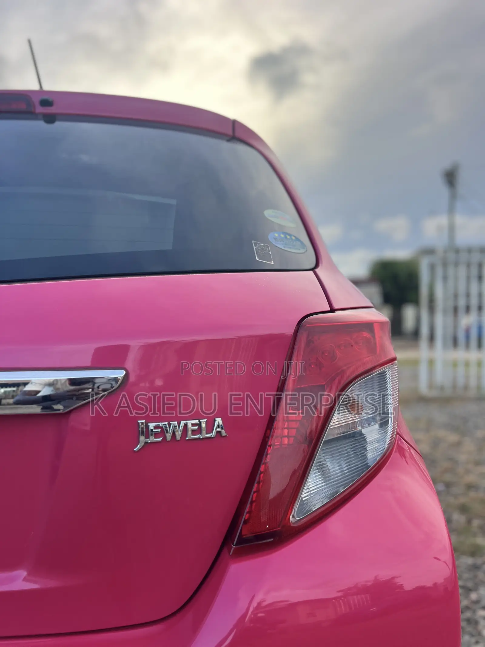 Toyota Vitz 1.3 AWD 3dr 2013 Pink