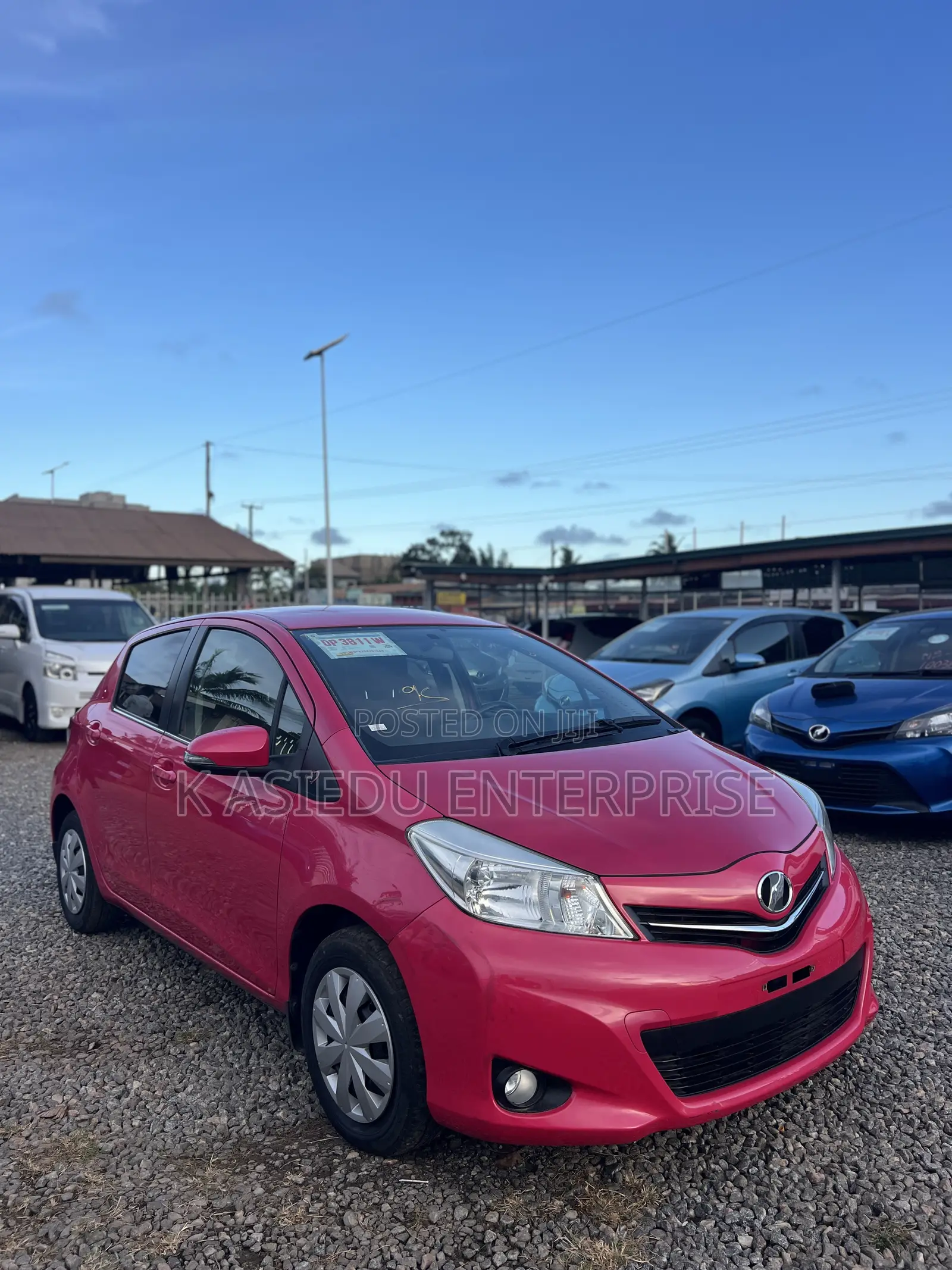 Toyota Vitz 1.3 AWD 3dr 2013 Pink