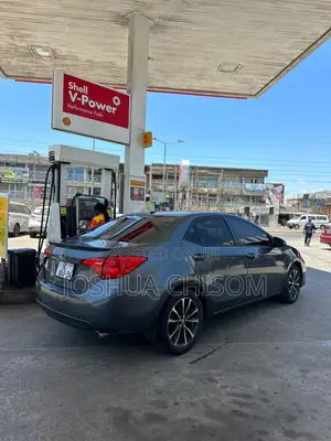 Toyota Corolla LE 4dr Sedan (1.8L 4cyl CVT) 2017 Gray