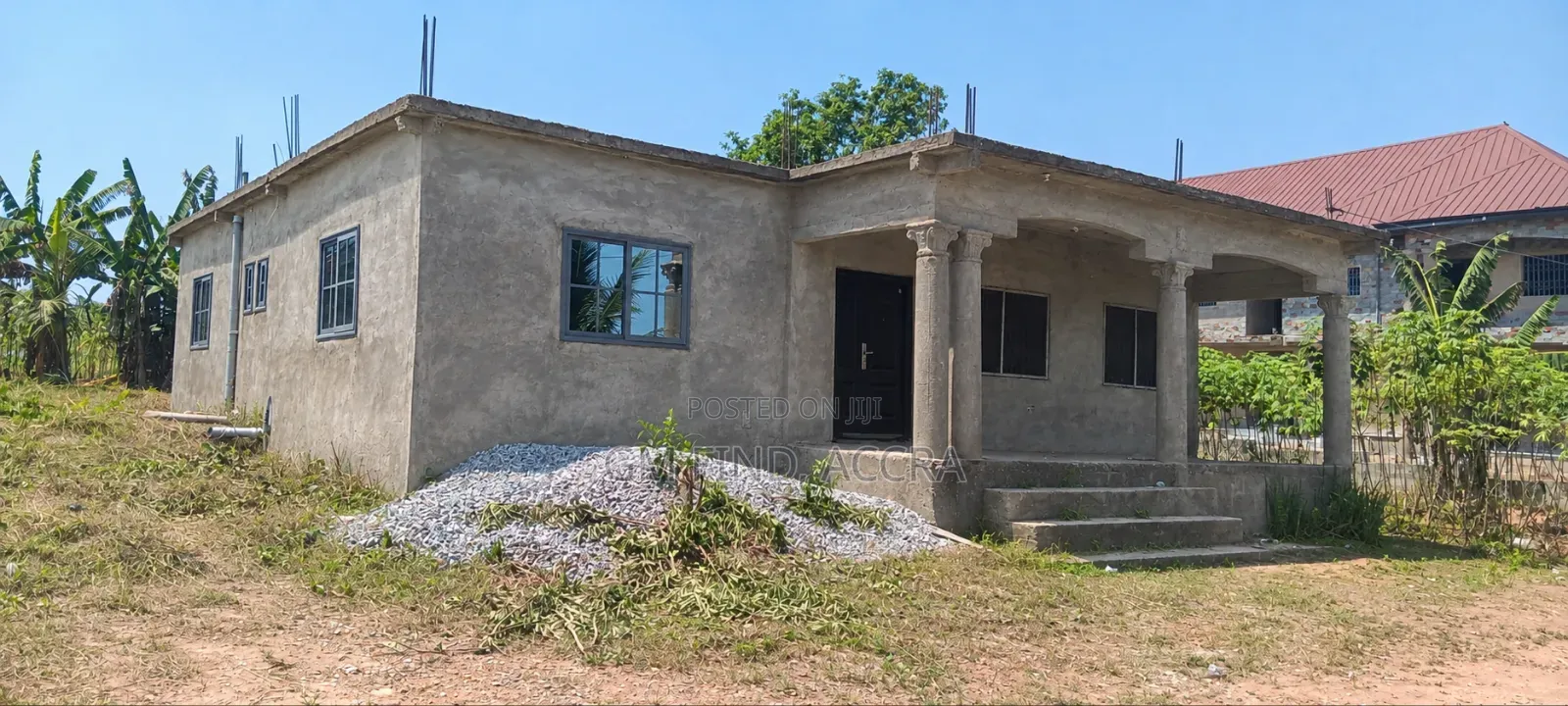 6bdrm Apartment in Nsawam Adoagyiri Municipal for sale