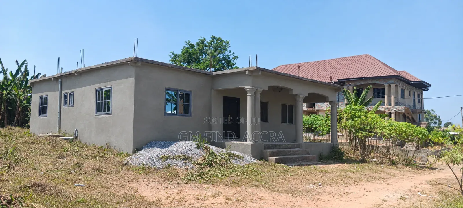 6bdrm Apartment in Nsawam Adoagyiri Municipal for sale